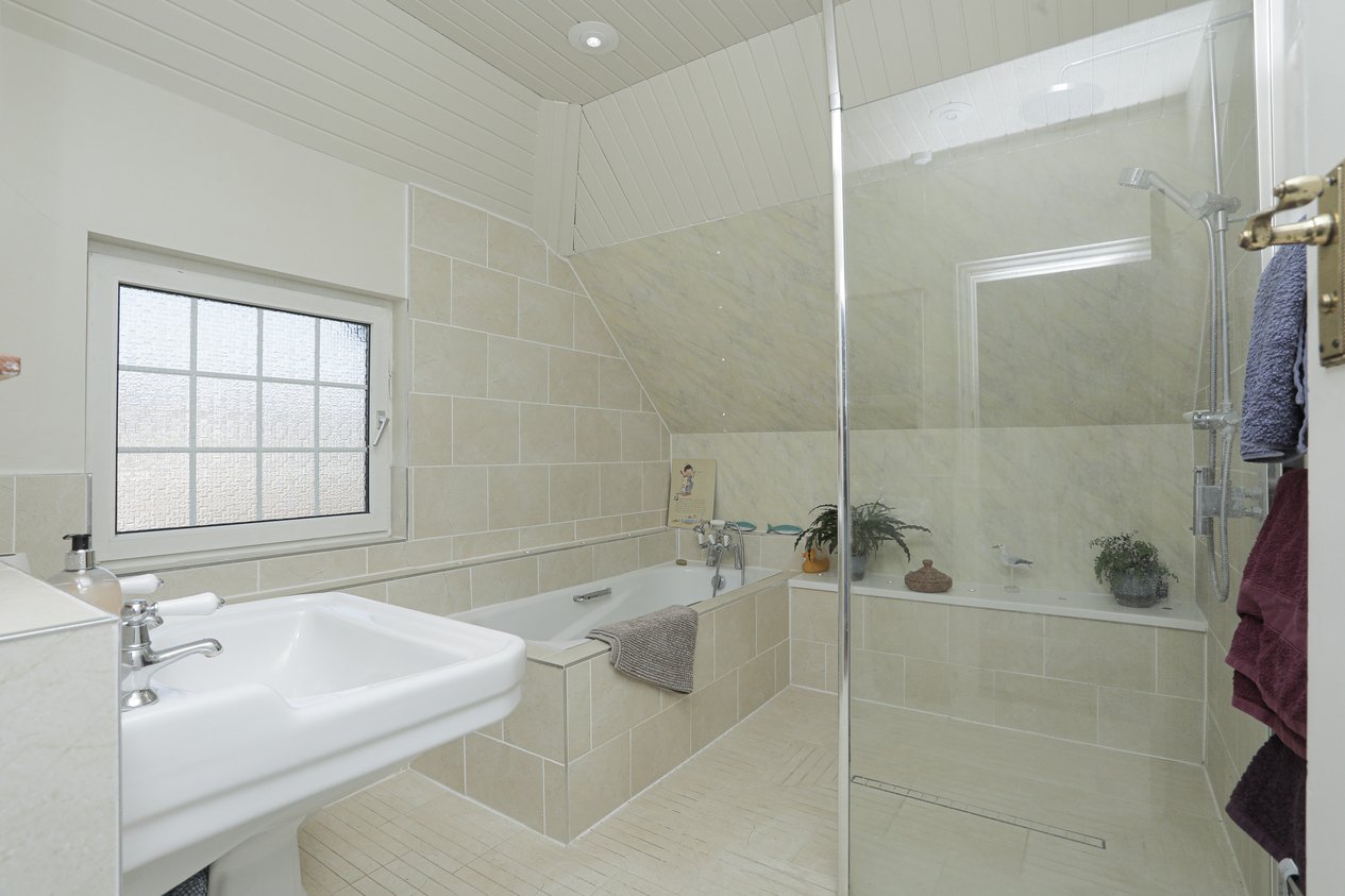 Properties For Sale in Broadfield Road Folkestone