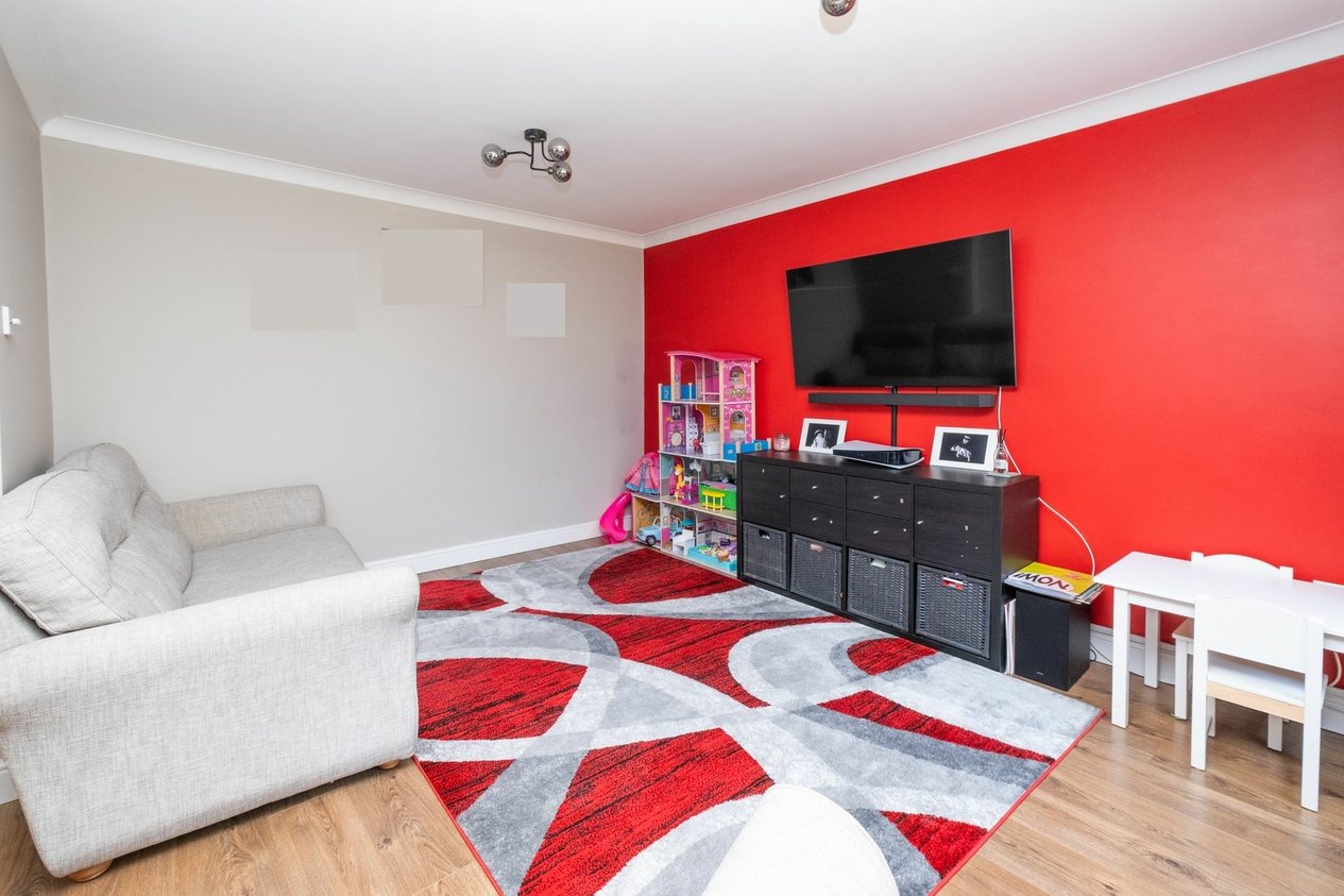 Properties For Sale in Broadhurst Drive  Kennington