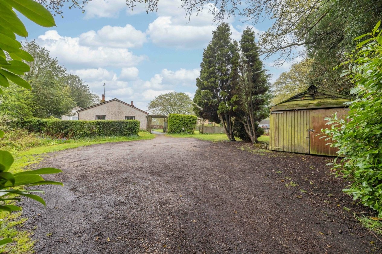 Properties For Sale in Bromley Green Road Ruckinge
