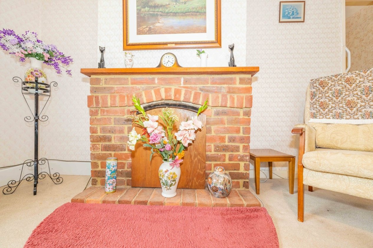 Properties For Sale in Bromley Green Road Ruckinge