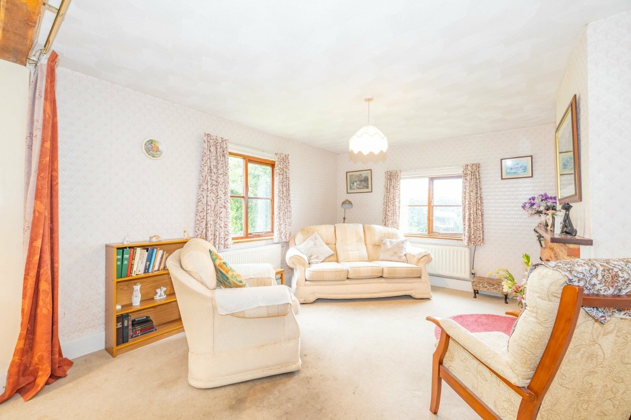 Properties For Sale in Bromley Green Road Ruckinge