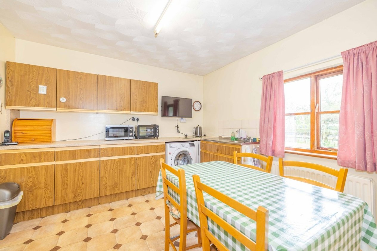 Properties For Sale in Bromley Green Road Ruckinge