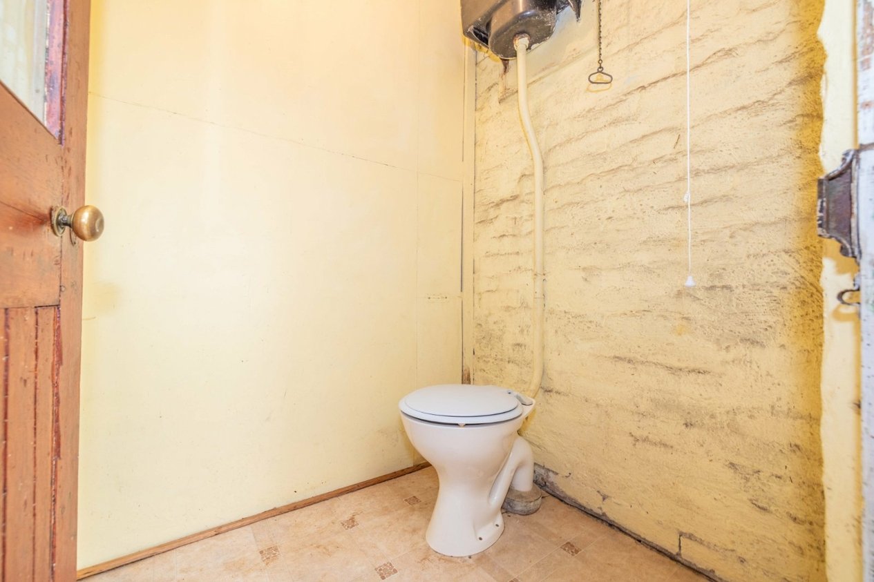 Properties For Sale in Bromley Green Road Ruckinge