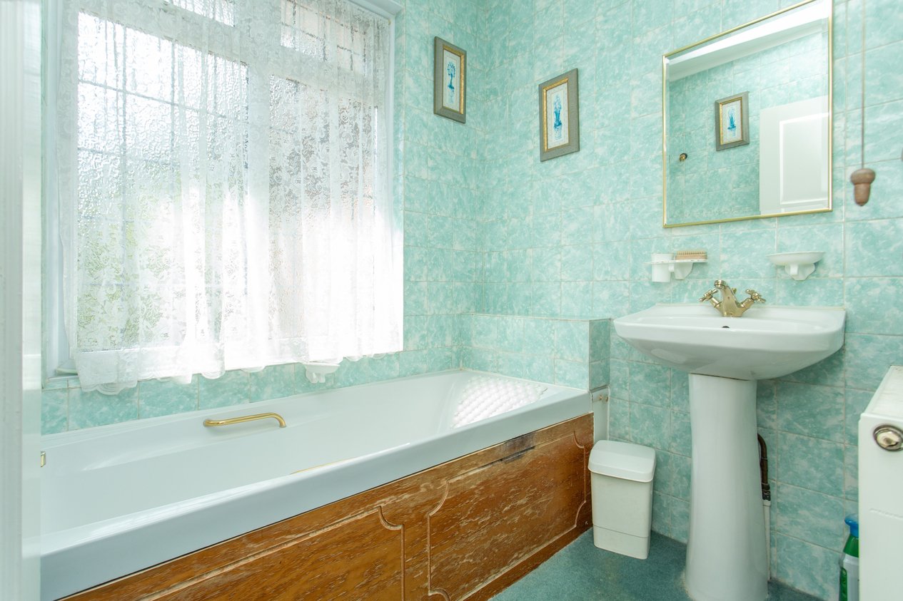 Properties Under Offer in Brooke Road Ashford