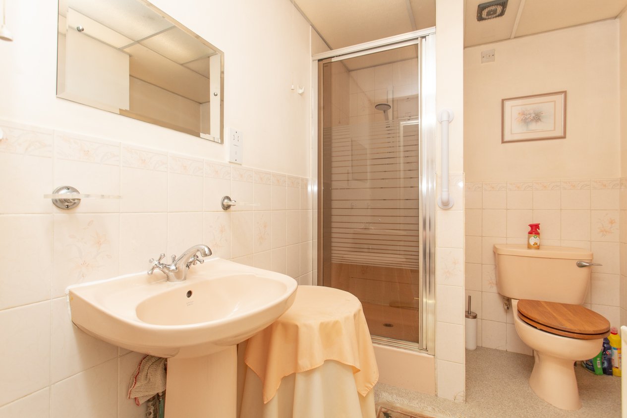 Properties Under Offer in Brooke Road Ashford