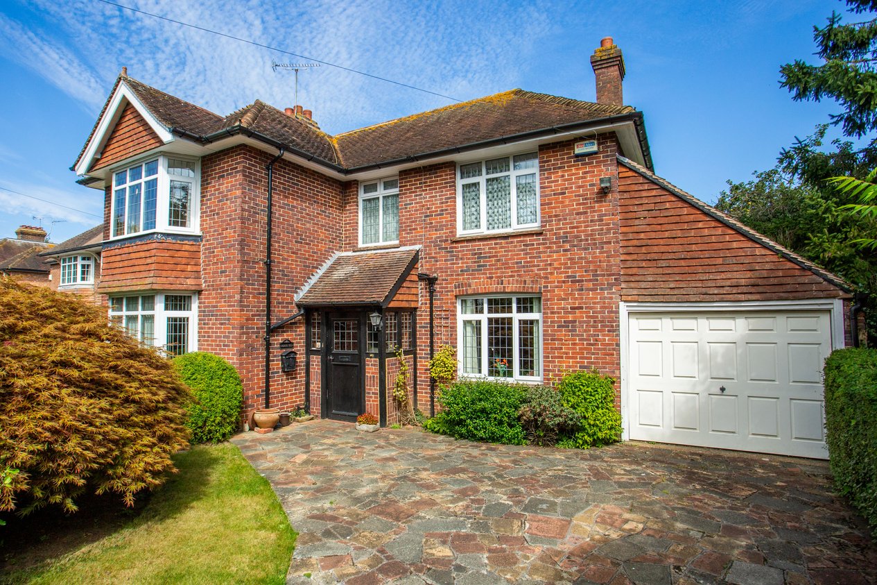 Properties Under Offer in Brooke Road Ashford