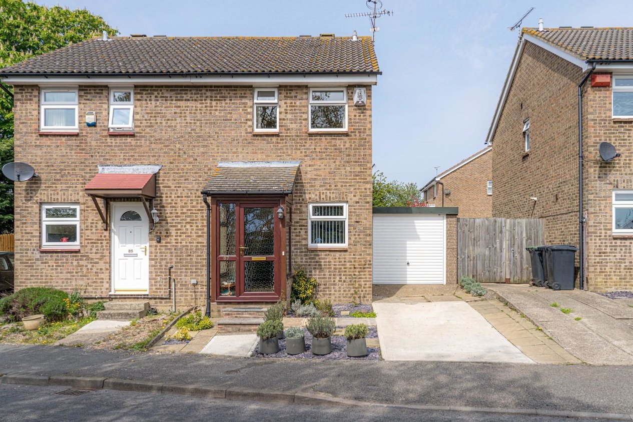 Properties Sold Subject To Contract in Broomfield Road 