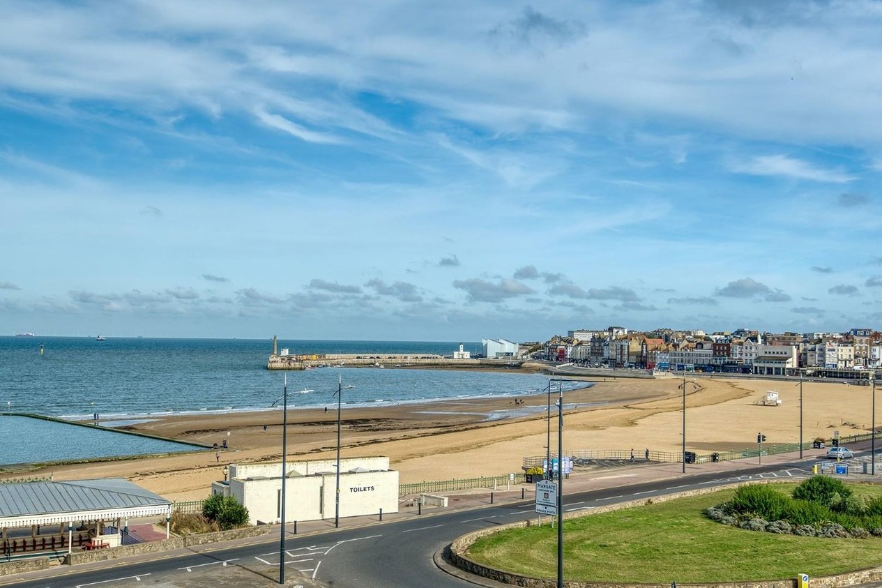 Properties For Sale in Buenos Ayres  Margate