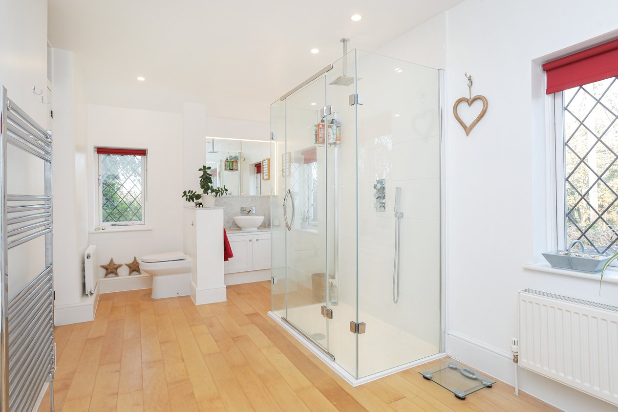 Properties For Sale in Calleywell Lane Aldington