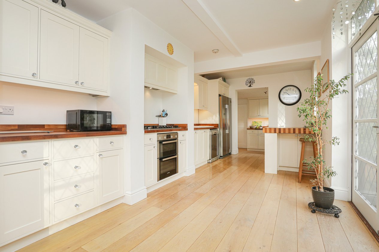 Properties For Sale in Calleywell Lane Aldington
