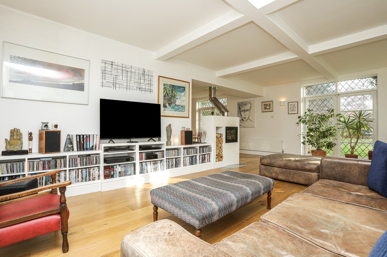 Properties For Sale in Calleywell Lane Aldington