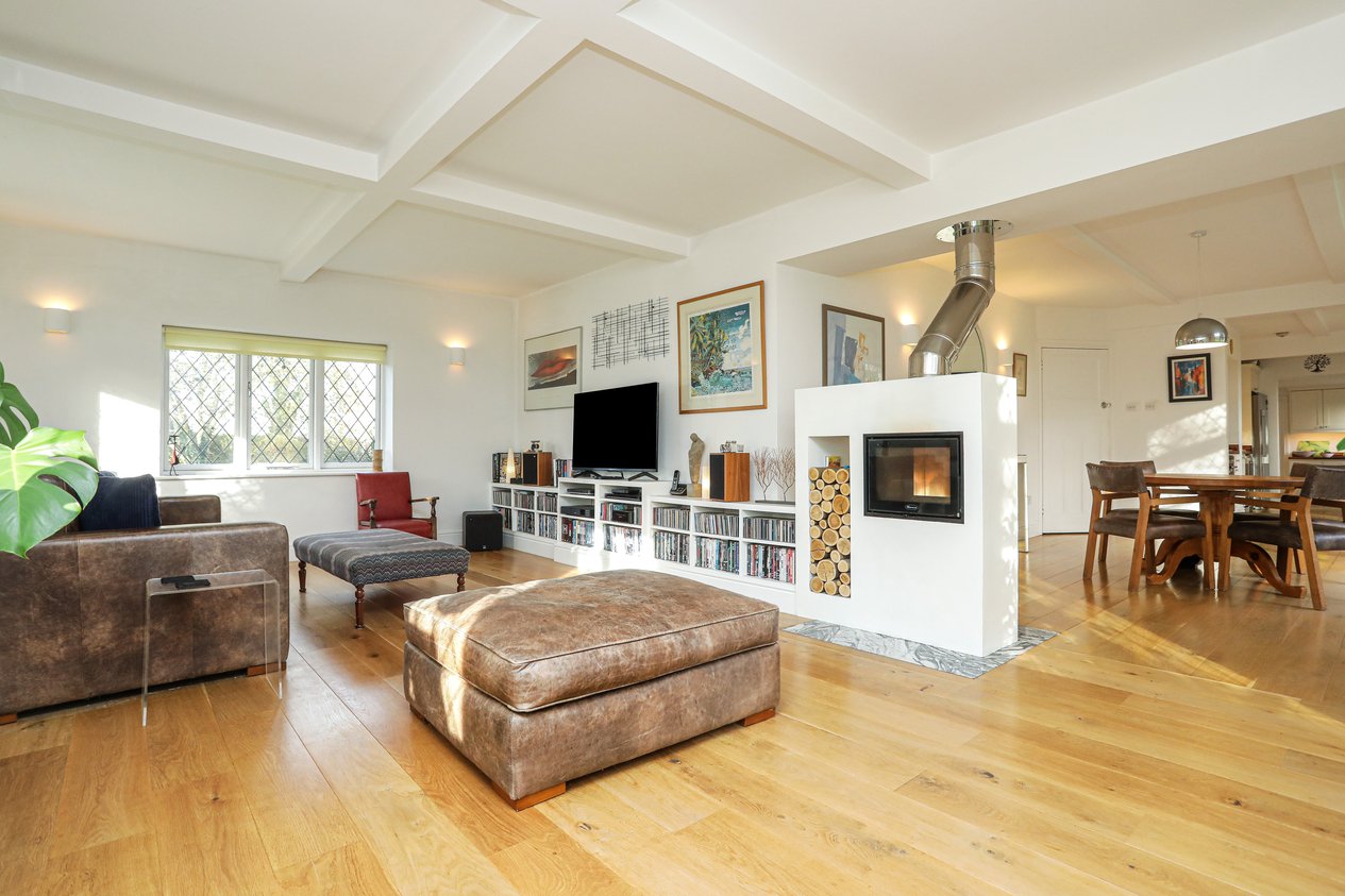 Properties For Sale in Calleywell Lane Aldington