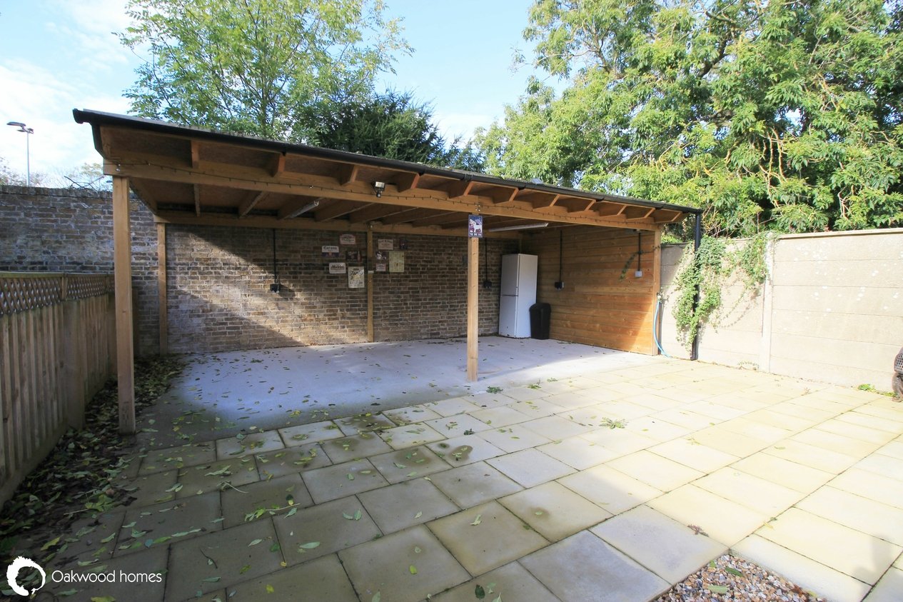 Properties For Sale in Callis Court Road 