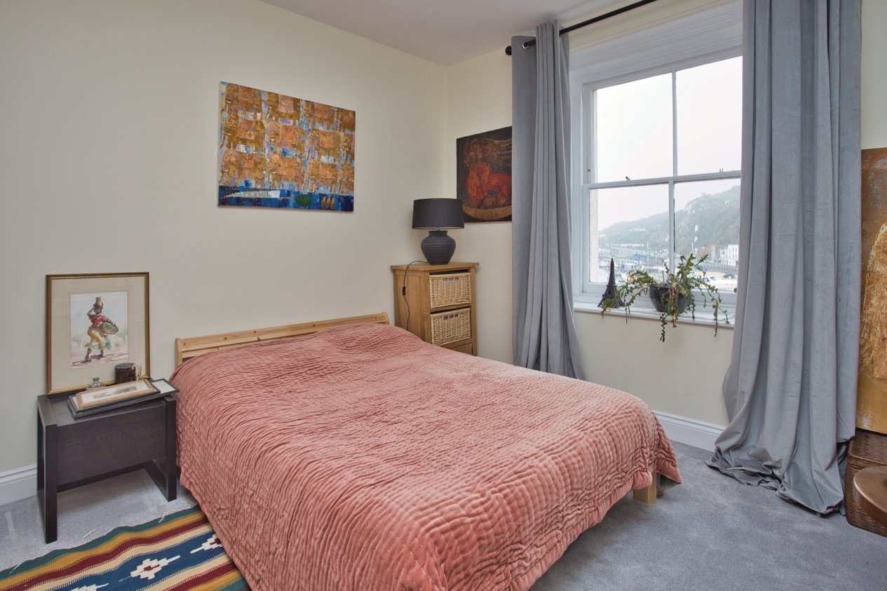 Properties For Sale in Cambridge Terrace Dover