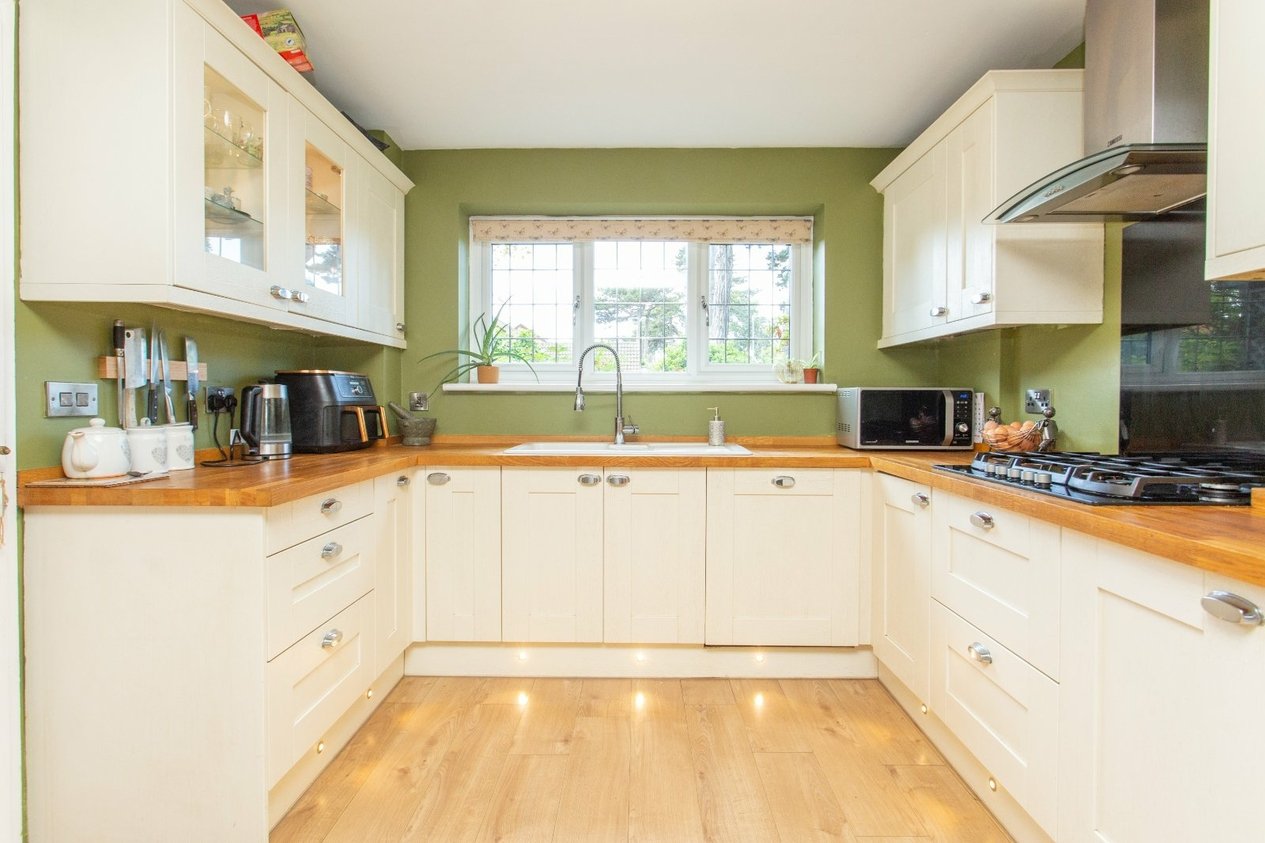 Properties For Sale in Campbell Close Herne Bay