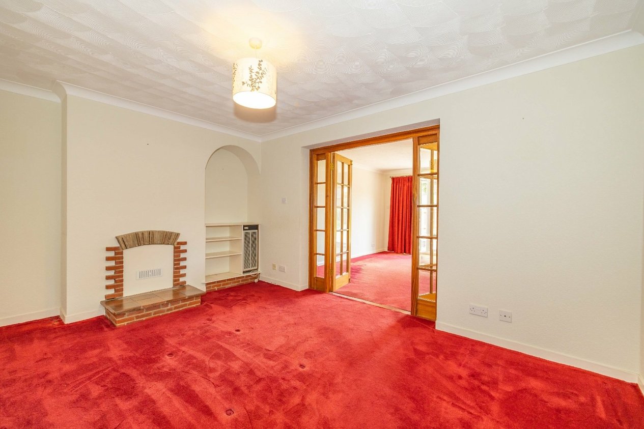 Properties Under Offer in Canterbury Road Ashford