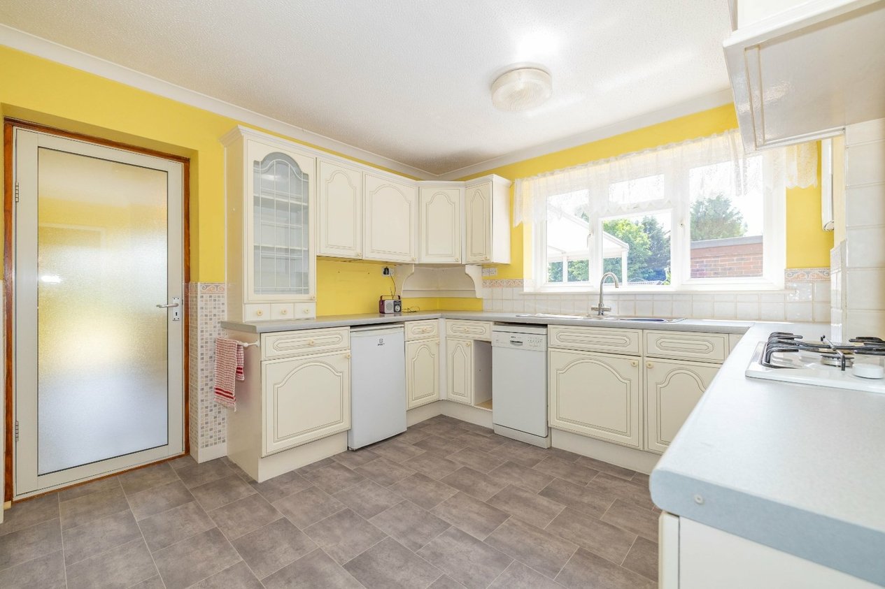 Properties Under Offer in Canterbury Road Ashford