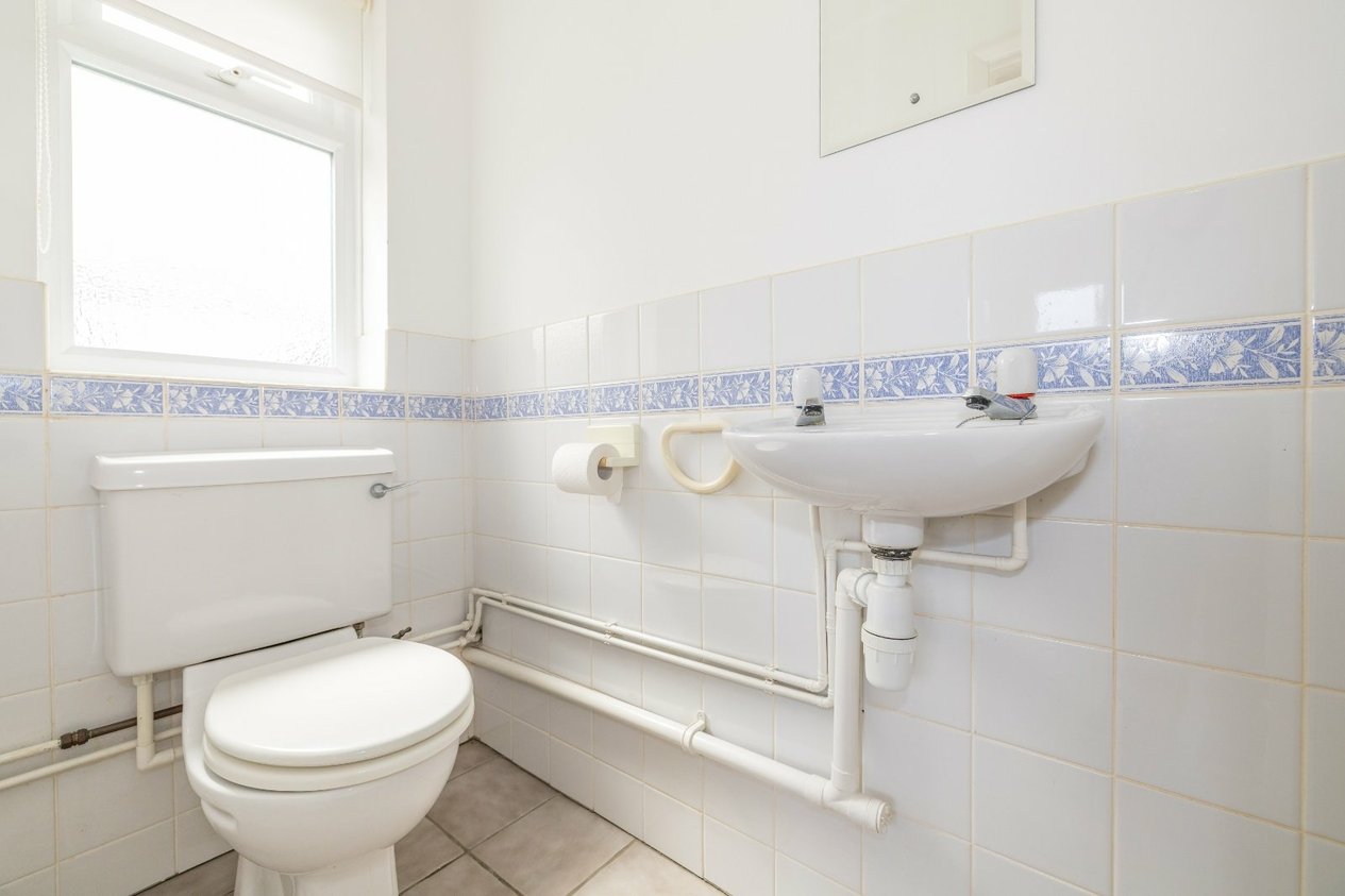 Properties Under Offer in Canterbury Road Ashford