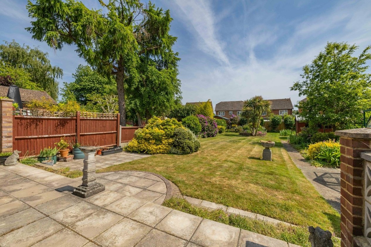Properties Under Offer in Canterbury Road Ashford