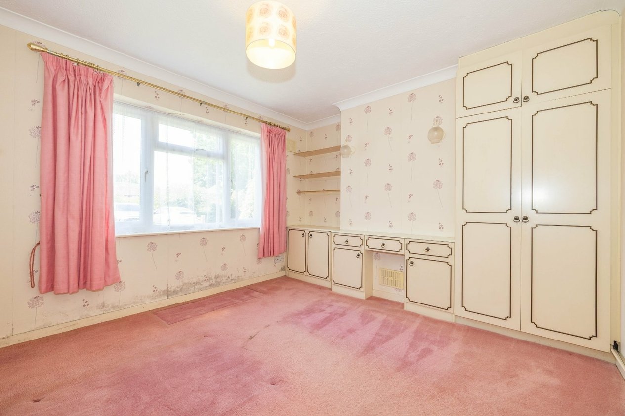 Properties Under Offer in Canterbury Road Ashford