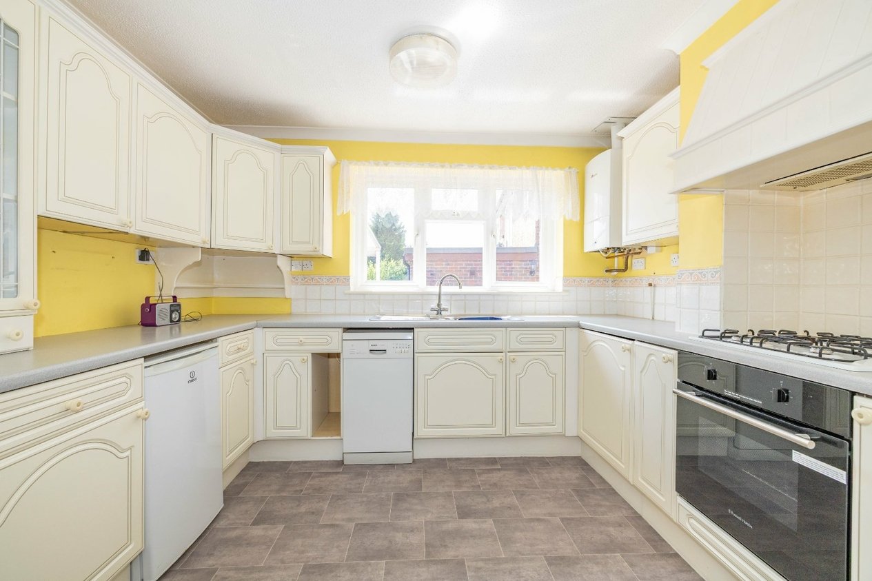Properties Under Offer in Canterbury Road Ashford
