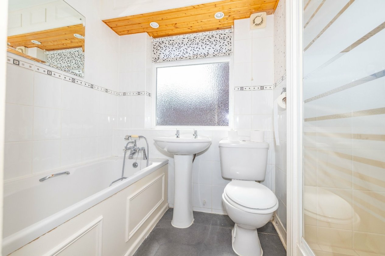 Properties Under Offer in Canterbury Road Ashford