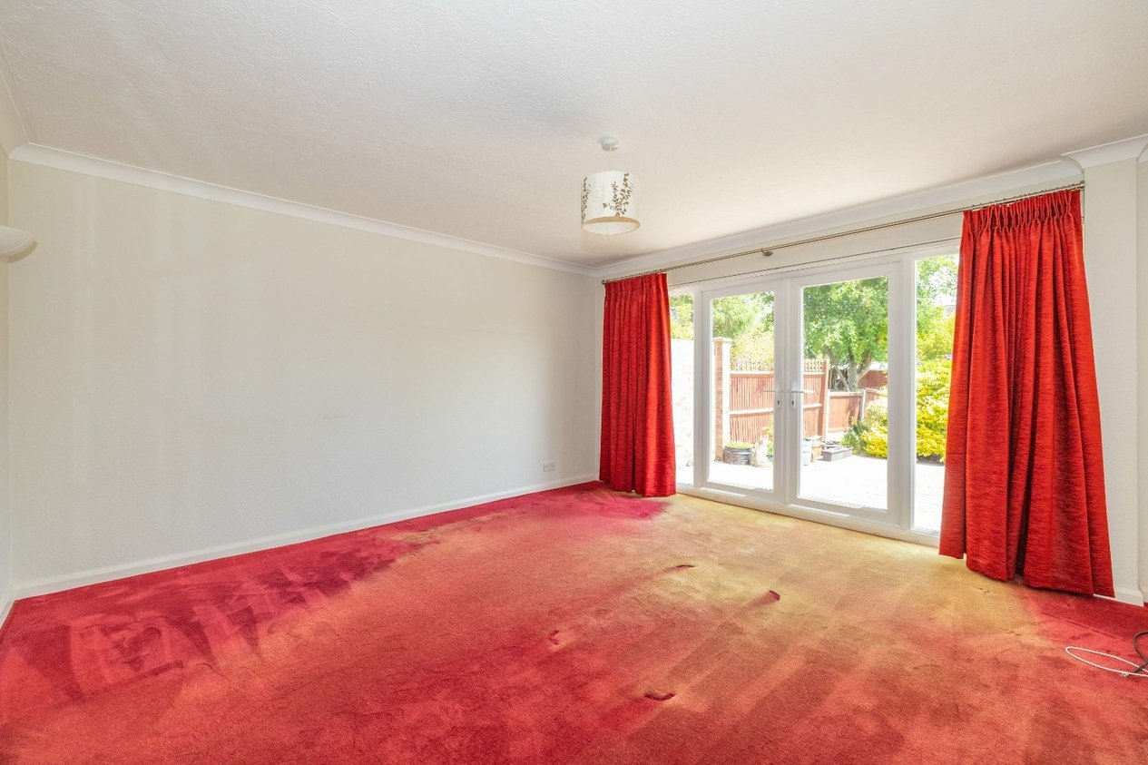 Properties Under Offer in Canterbury Road Ashford