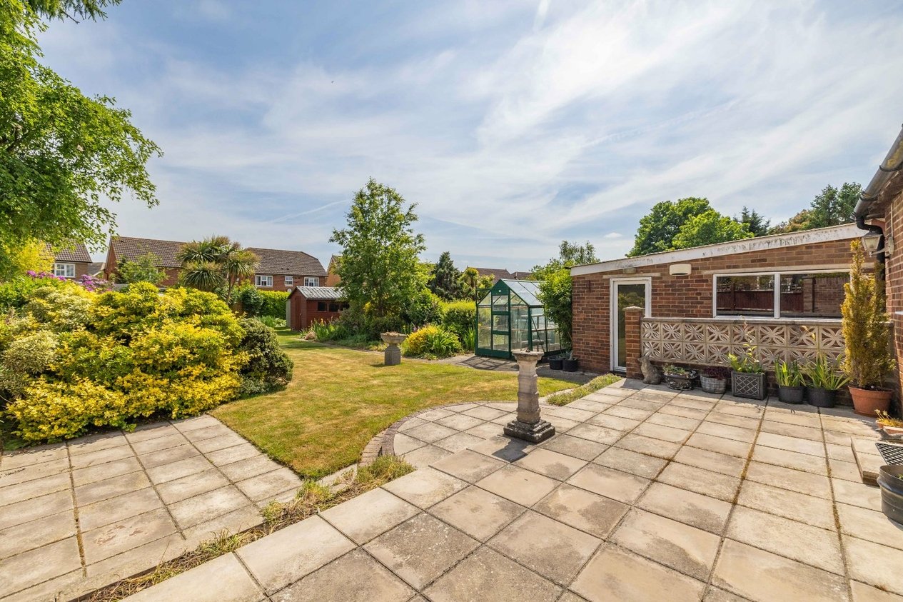 Properties Under Offer in Canterbury Road Ashford
