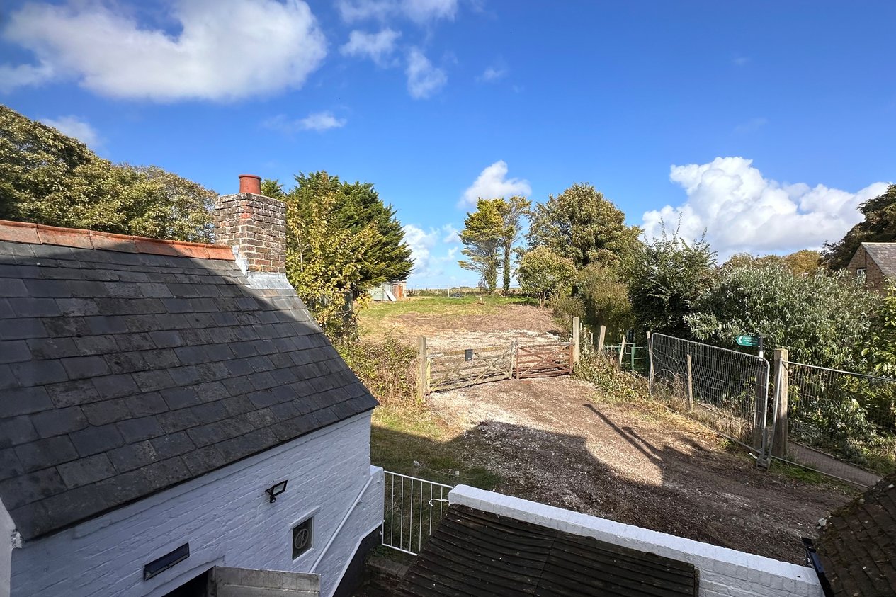 Properties Under Offer in Canterbury Road Birchington