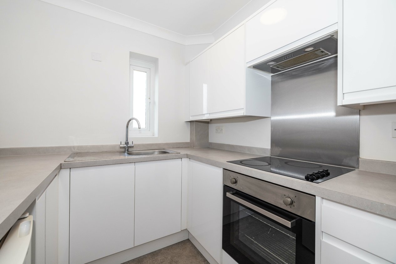 Properties Under Offer in Canterbury Road Canterbury