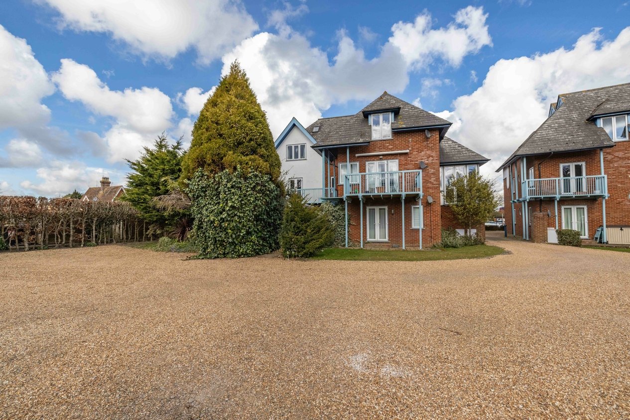 Properties Under Offer in Canterbury Road Canterbury