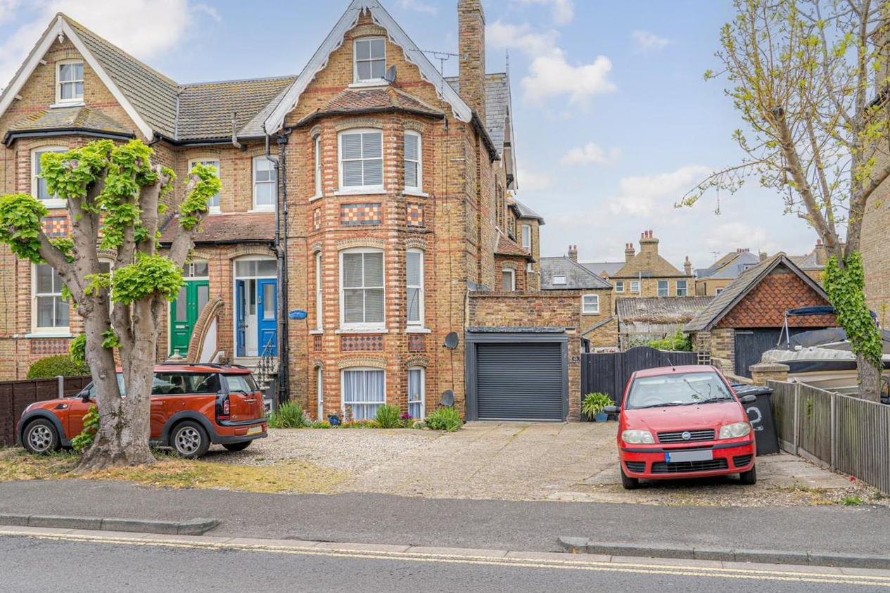 Properties Sold Subject To Contract in Canterbury Road  Harbledown House
