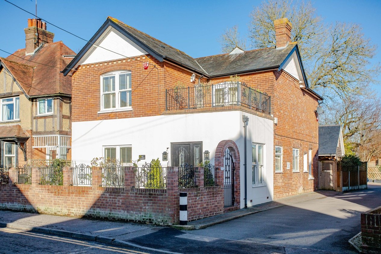 Properties For Sale in Canterbury Road  Lyminge