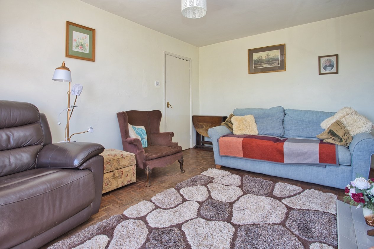 Properties Under Offer in Canterbury Road Selsted
