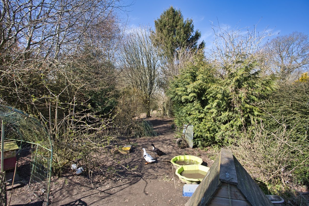 Properties Under Offer in Canterbury Road Selsted