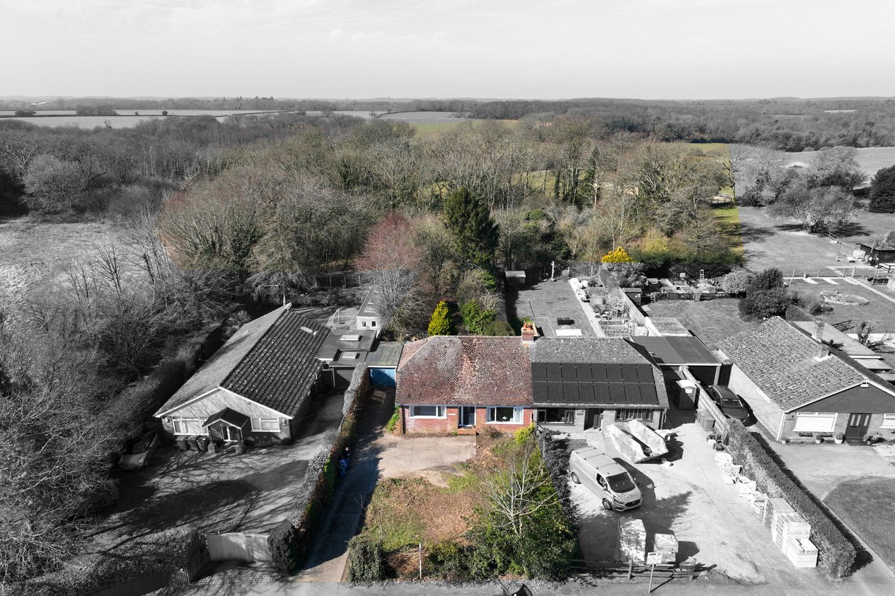 Properties Under Offer in Canterbury Road Selsted