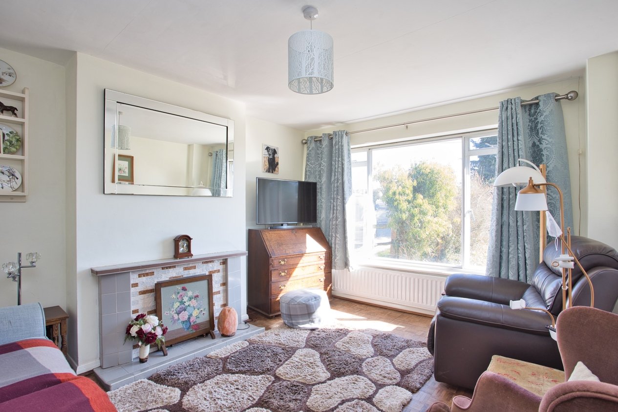 Properties Under Offer in Canterbury Road Selsted
