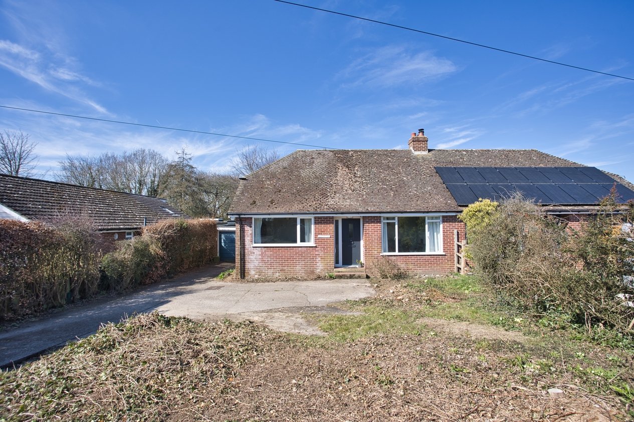 Properties Under Offer in Canterbury Road Selsted
