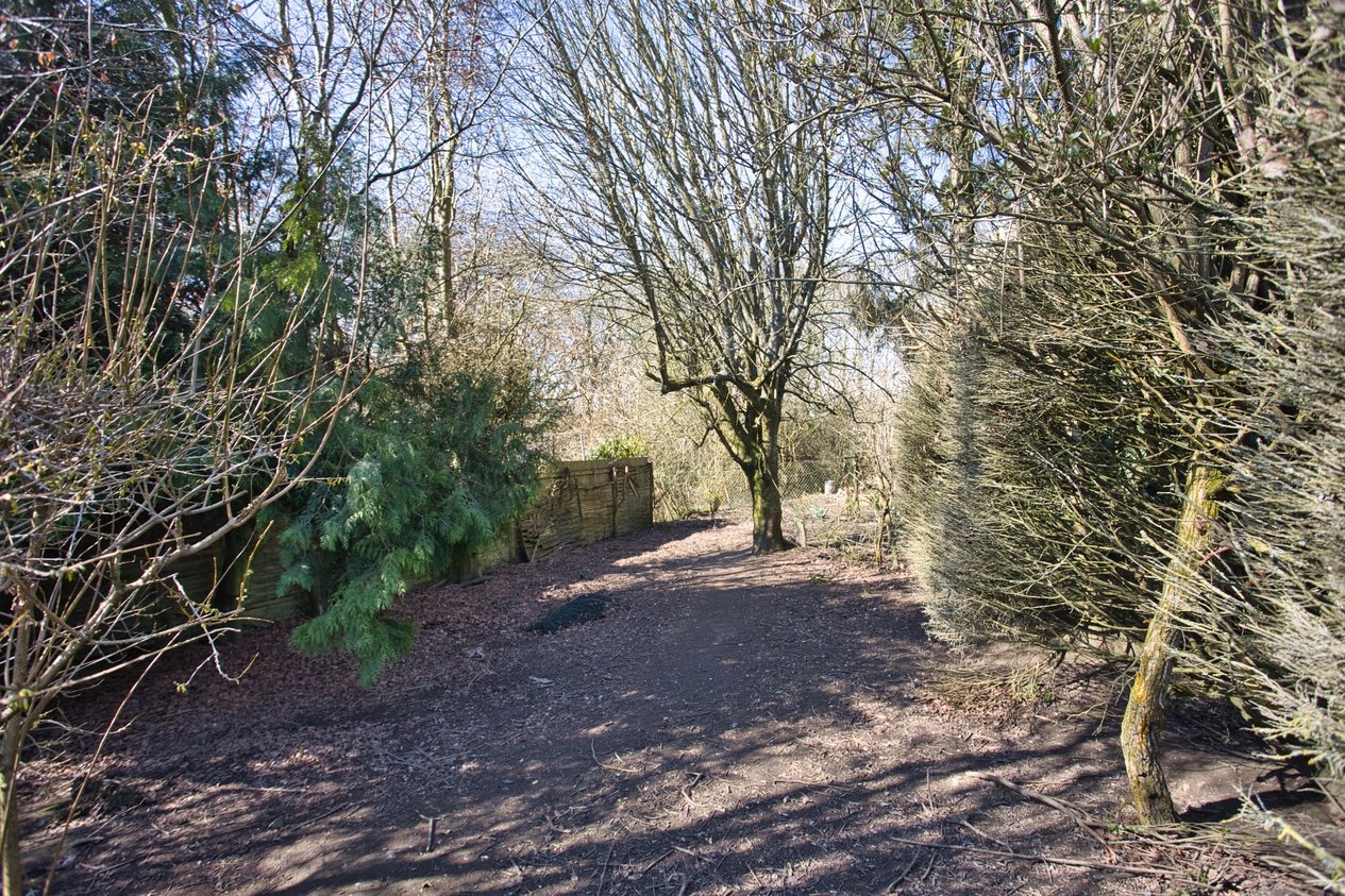Properties Under Offer in Canterbury Road Selsted