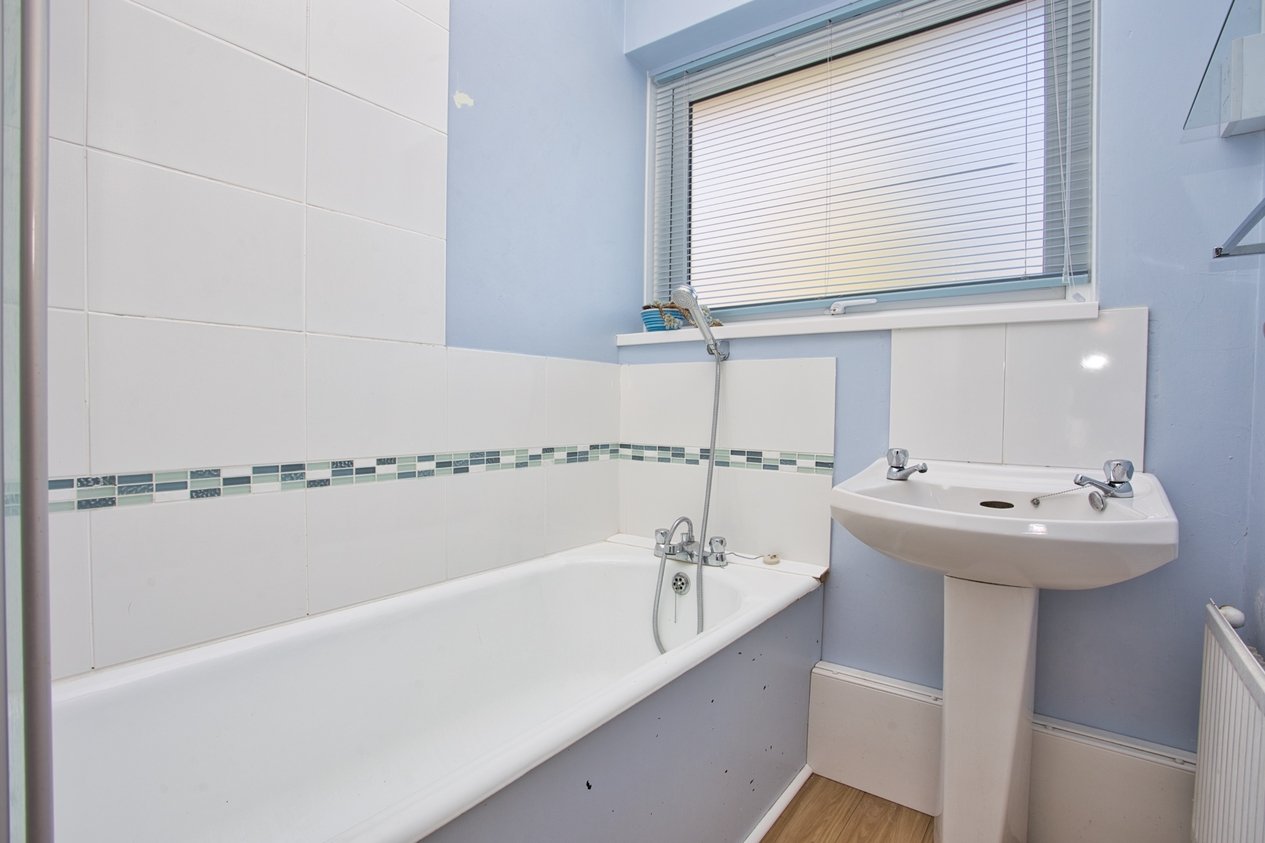 Properties Under Offer in Canterbury Road Selsted
