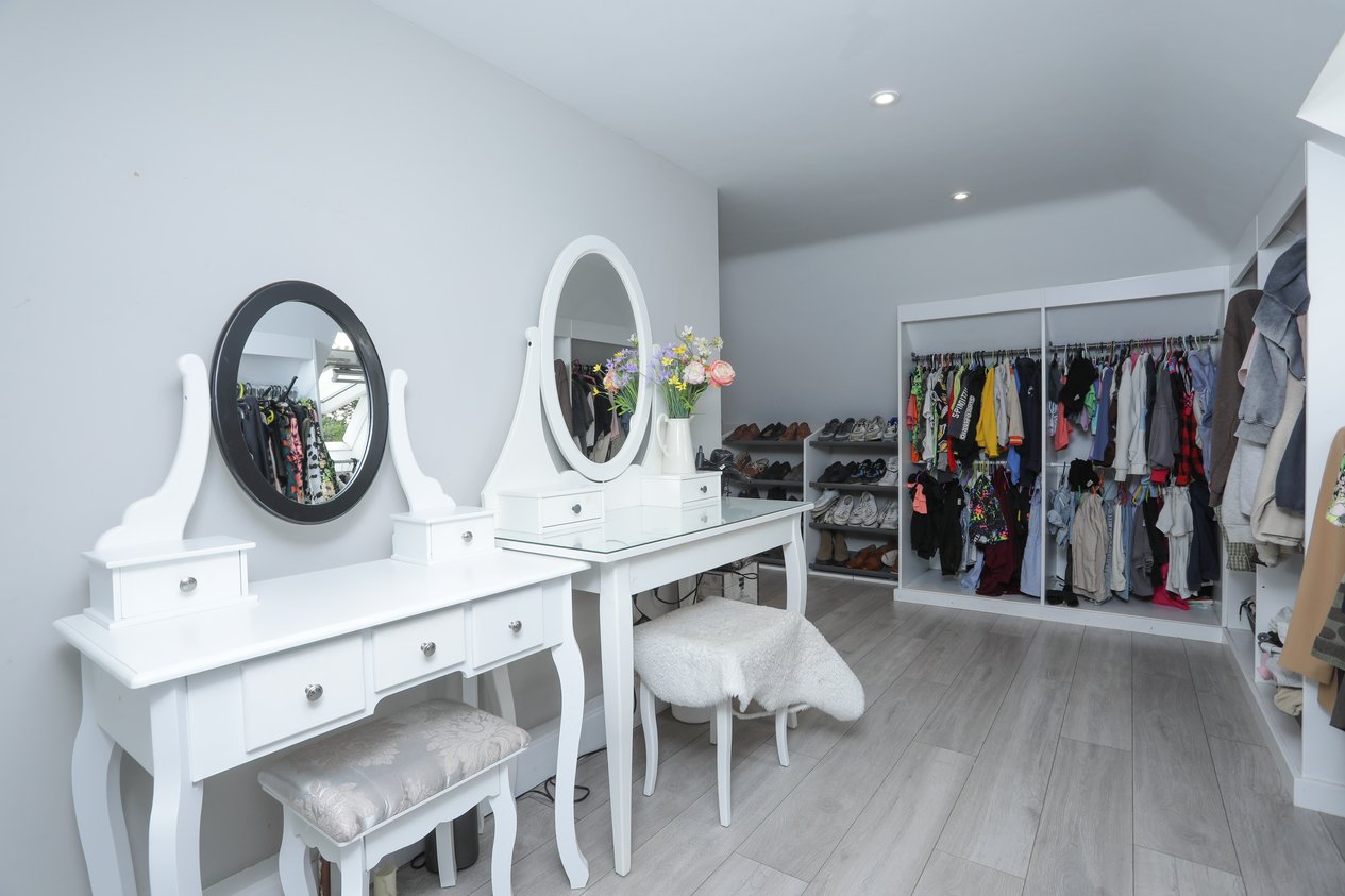 Properties Under Offer in Canterbury Road Selsted