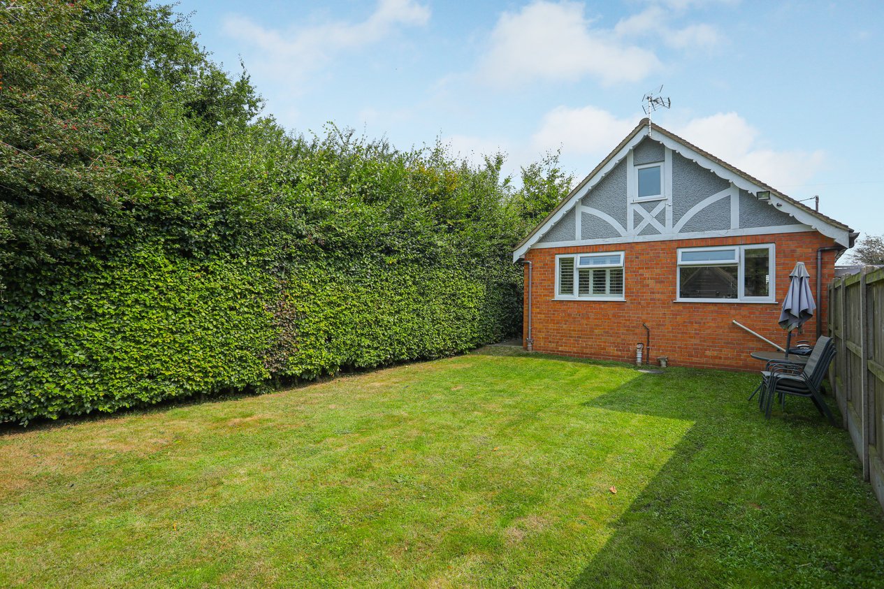 Properties Under Offer in Canterbury Road Selsted
