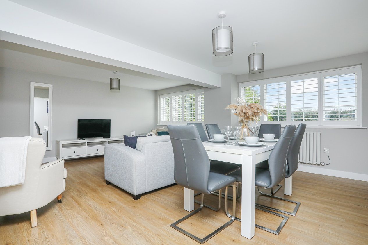 Properties Under Offer in Canterbury Road Selsted