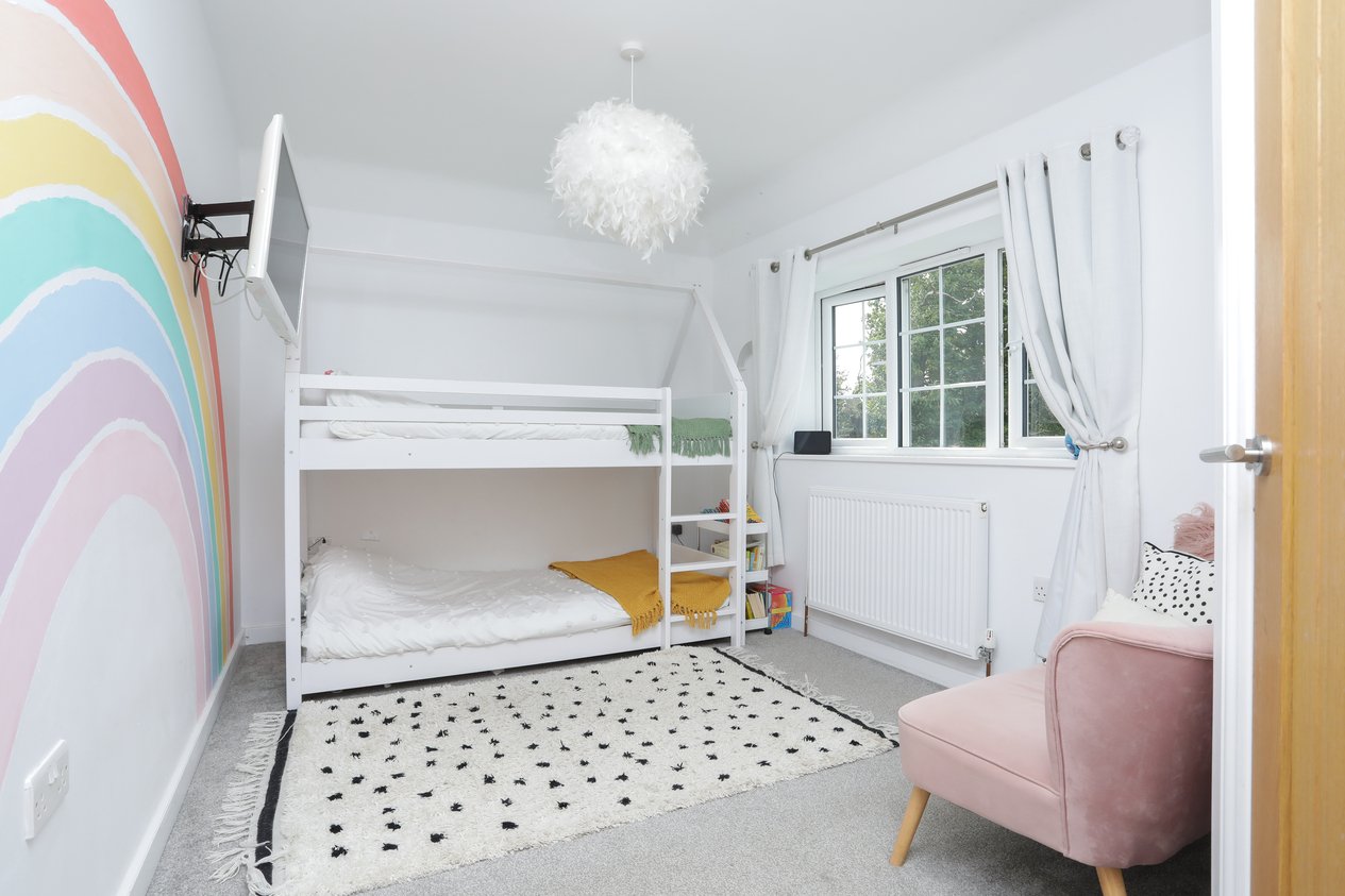 Properties Under Offer in Canterbury Road Selsted
