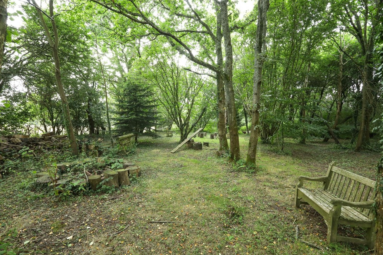 Properties Under Offer in Canterbury Road Selsted