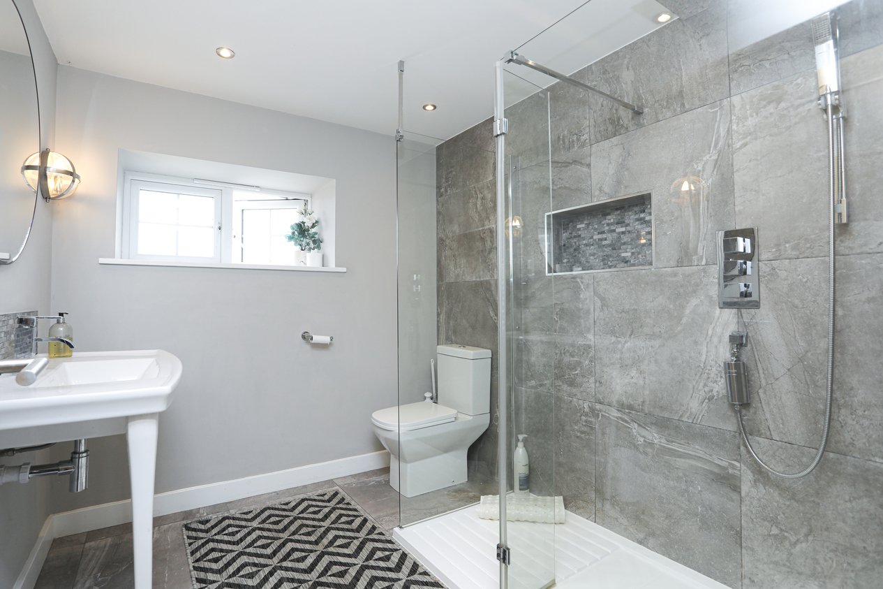 Properties Under Offer in Canterbury Road Selsted