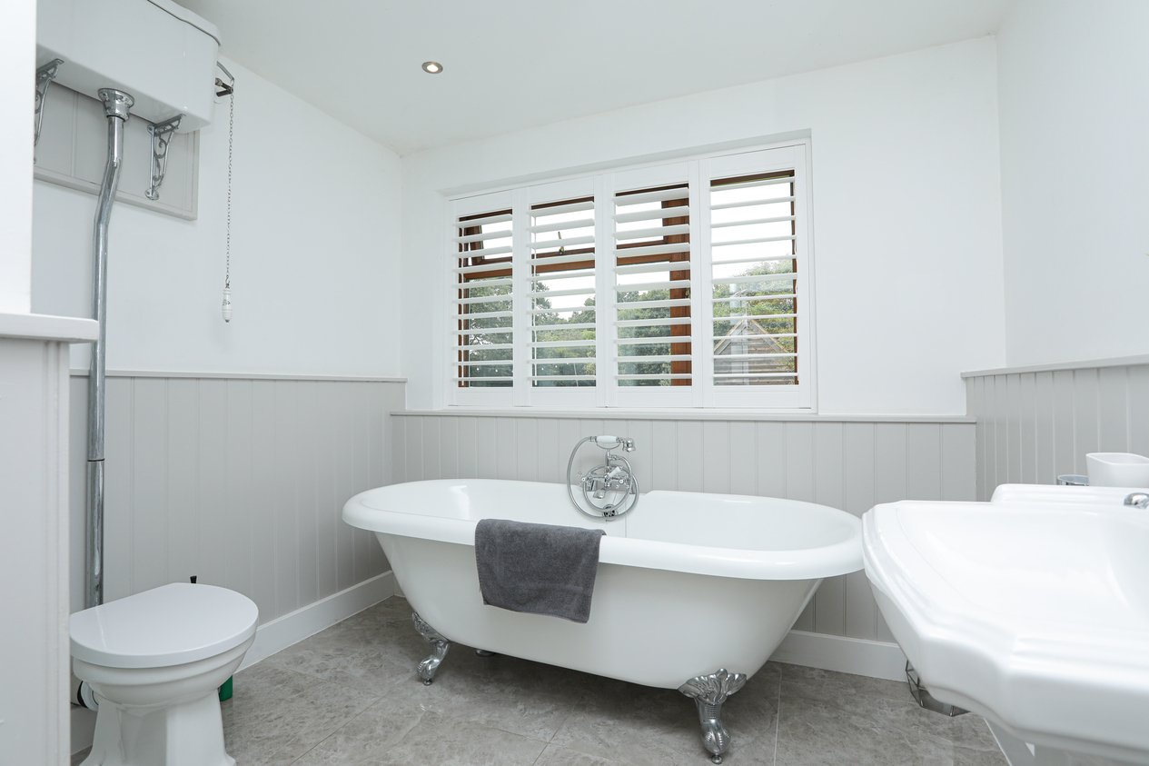 Properties Under Offer in Canterbury Road Selsted