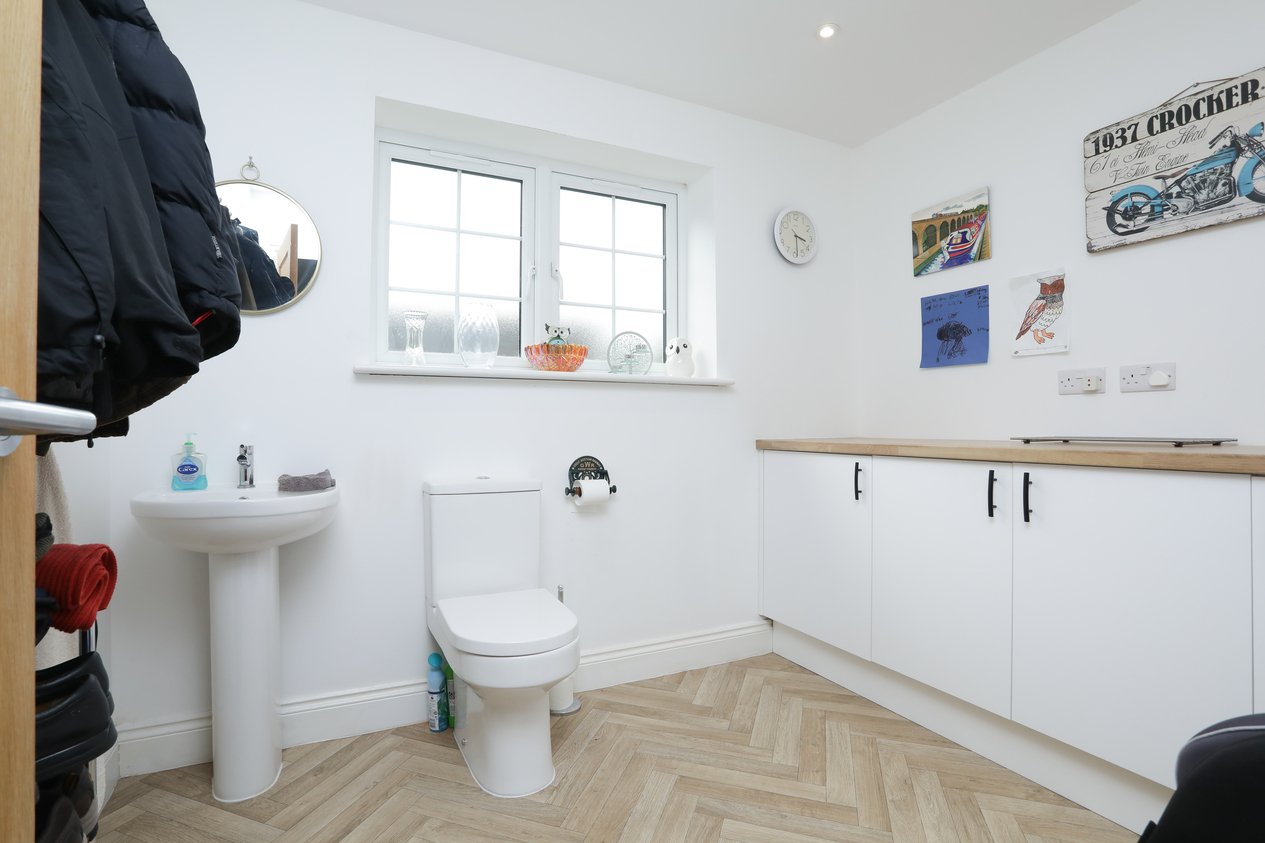 Properties Under Offer in Canterbury Road Selsted