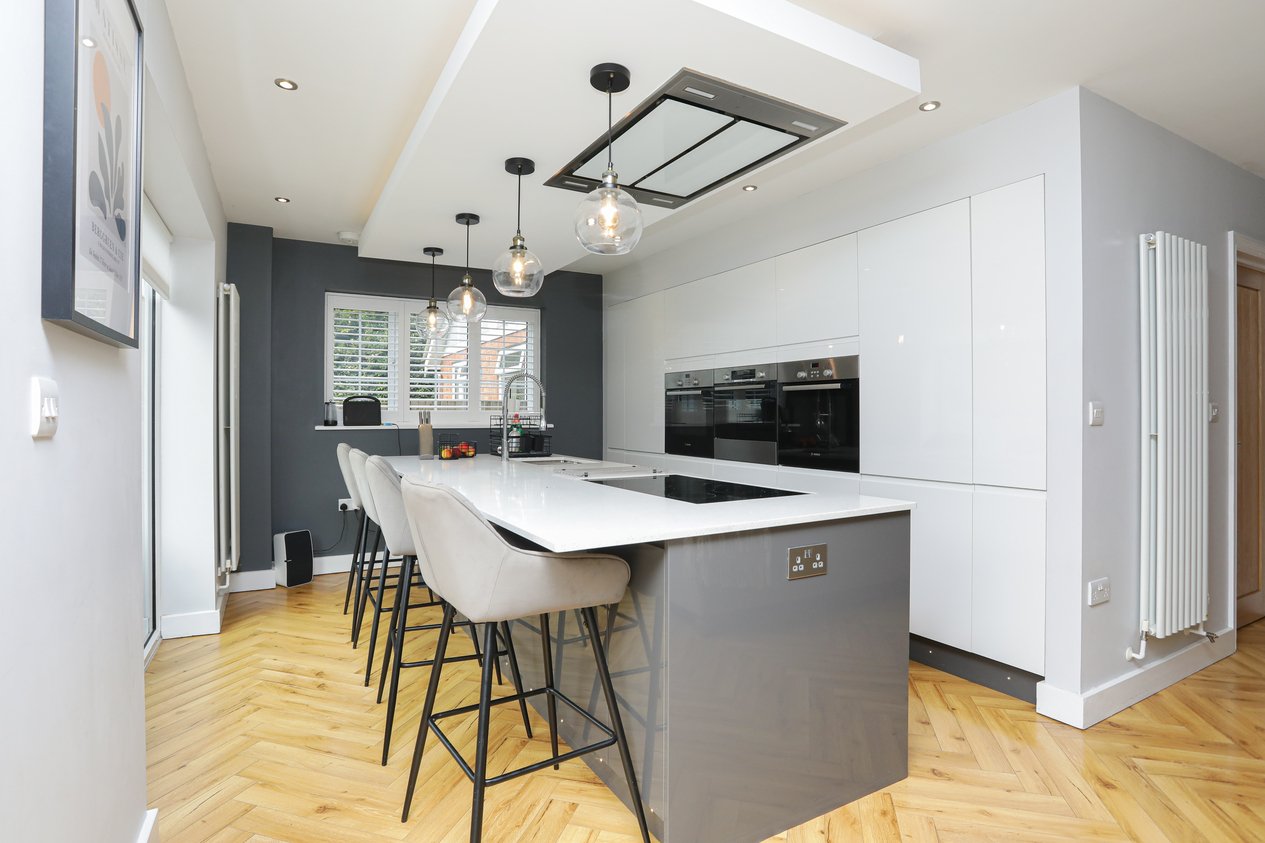 Properties Under Offer in Canterbury Road Selsted