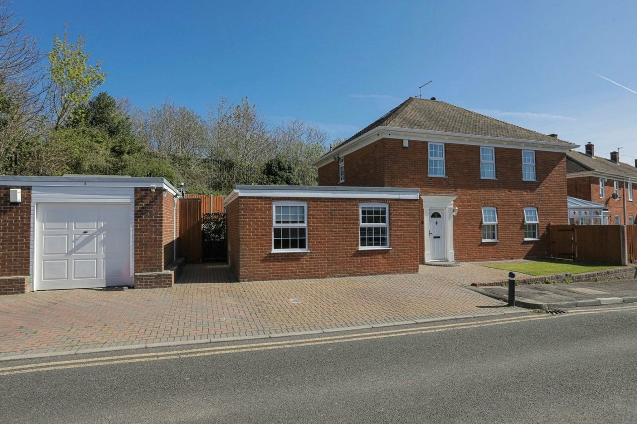 Properties For Sale in Carlsden Close River